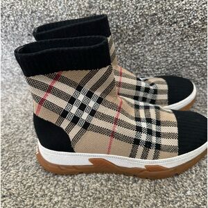 Burberry little kids sock boots